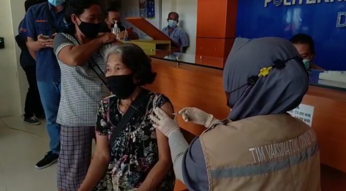 500 Warga Sanggau Ikuti Program Vaksinasi