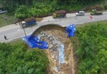 Diguyur Hujan Dua Titik Ruas Jalan Nasional di Sanggau Longsor