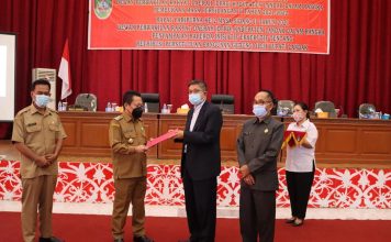 Bupati Sampaikan Raperda Retribusi Persetujuan Bangunan Gedung ke DPRD Landak
