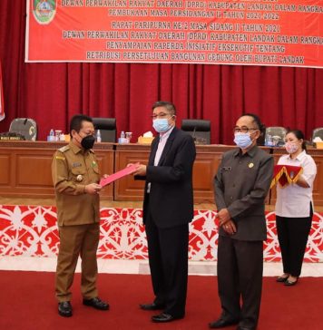 Bupati Sampaikan Raperda Retribusi Persetujuan Bangunan Gedung ke DPRD Landak