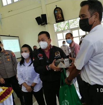Polsek Menjalin Beri Pengamanan Kunker Anggota DPR RI Cornelis dan Bupati Landak