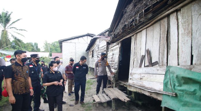 Bupati Landak Berikan 212 Bantuan Rumah Swadaya