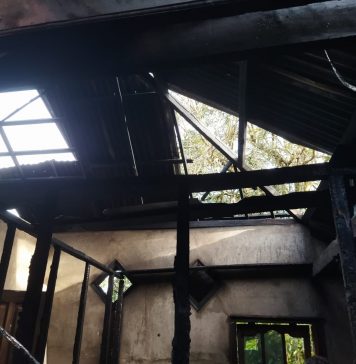 Ditinggal Dalam Keadaan Kosong, Rumah Warga di Desa Mamek Terbakar