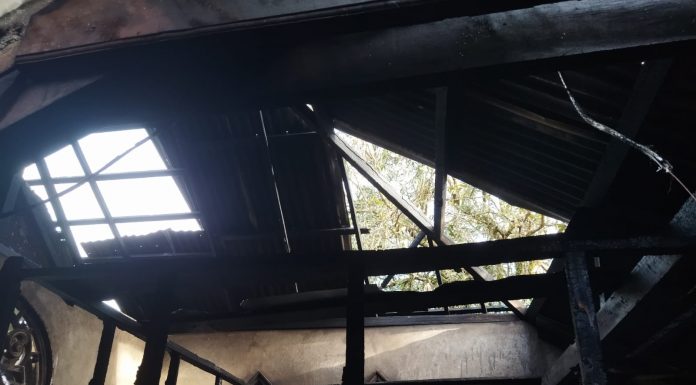 Ditinggal Dalam Keadaan Kosong, Rumah Warga di Desa Mamek Terbakar