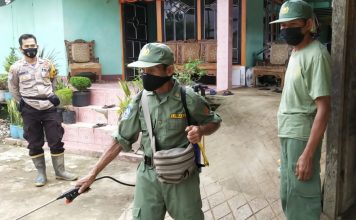 Penyemprotan Disinfektan Dipermukiman Warga Cegah Penyebaran COVID-19