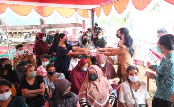 Kunker Sidas Bupati Landak Beri Bantuan Atasi Stunting