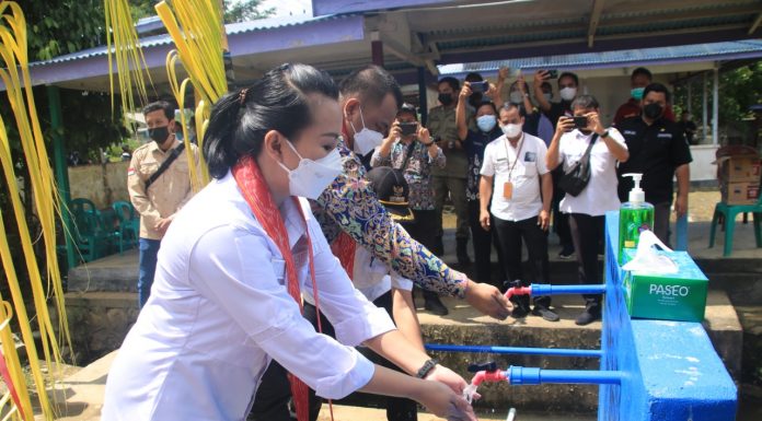 Bupati Landak Resmikan Pamsimas di Desa Pahuman