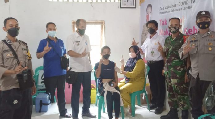 Ribuan Warga di Desa Paloan Antusias Ikuti Vaksinasi COVID-19
