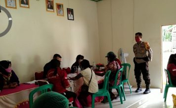 180 Warga Desa Kelampai Setolo Ikuti Vaksinasi COVID-19