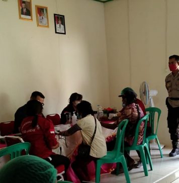 180 Warga Desa Kelampai Setolo Ikuti Vaksinasi COVID-19