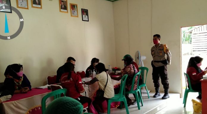 180 Warga Desa Kelampai Setolo Ikuti Vaksinasi COVID-19