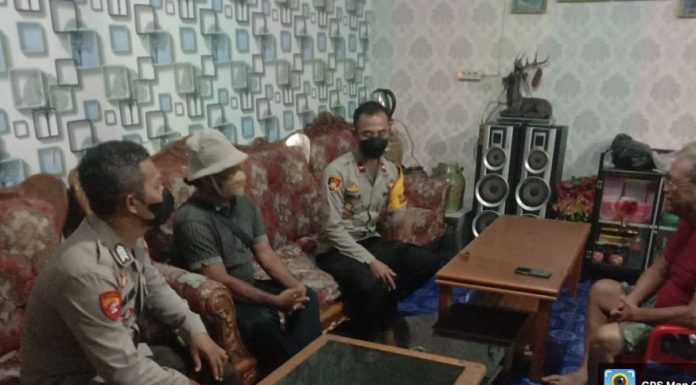Bahas Nataru Hingga Pelaksanaan Vaksinasi COVID-19, Kapolsek Mempawah Hulu Sambangi Ketua Forum Timanggong