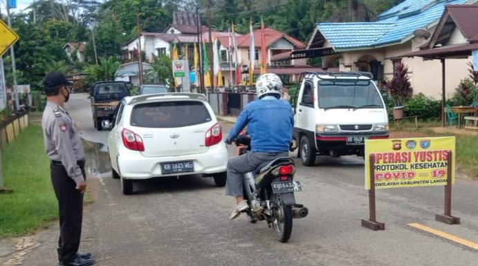 Edukasi Prokes Kepada Warga Melalui Operasi Yustisi COVID-19