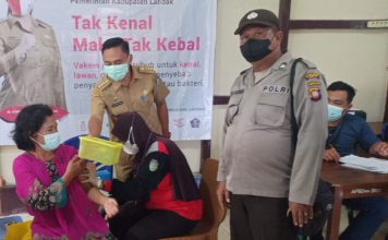 Tarik Minat Warga Ikuti Vaksinasi, Forkompincam Air Besar Bagikan Doorprize