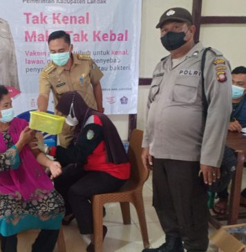 Tarik Minat Warga Ikuti Vaksinasi, Forkompincam Air Besar Bagikan Doorprize