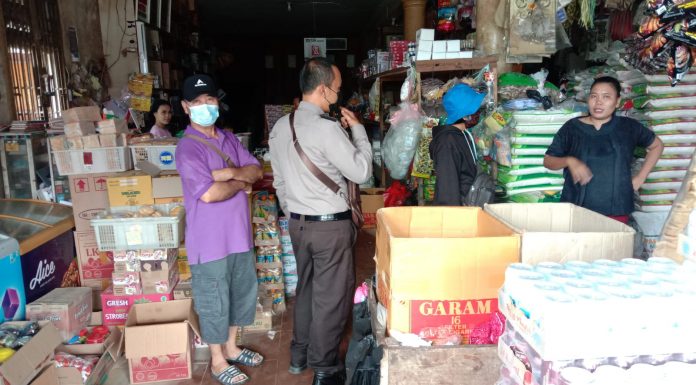 Jelang Natal Polsek Mempawah Hulu Intensifkan Pengawasan Harga Sembako di Pasaran
