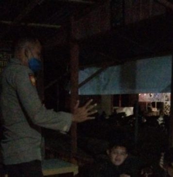 Polsek Mempawah Hulu Gelar Operasi Kepatuhan Prokes Dalam Patroli Malam