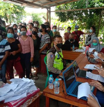 860 Warga Mempawah Hulu Ikuti Vaksinasi, TNI Polri Beri Pengamanan