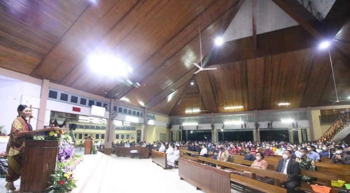 Misa Malam Natal, Bupati Landak : Saya Bangga Dengan Dukungan Masyarakat