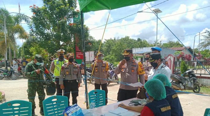 Kapolres Landak Monitoring Kegiatan Vaksinasi COVID-19 di Mempawah Hulu