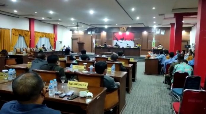 18 Anggota DPRD Bengkayang Tolak Raperda APBD 2022 dan Pinjaman Pen