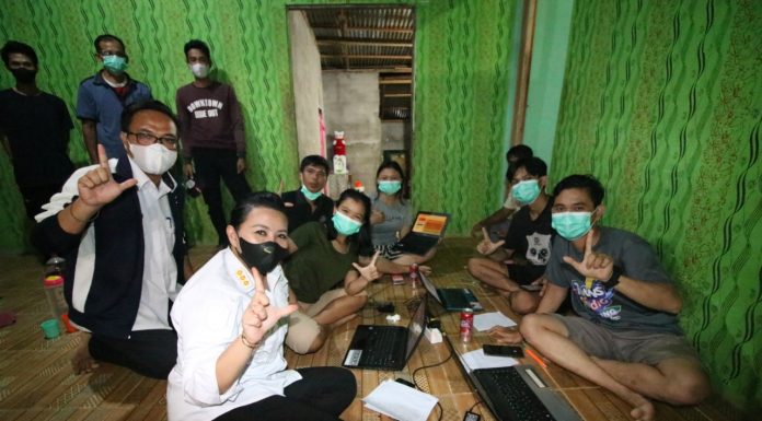 Bupati Karolin Apresiasi Anak Muda, Bantu Input Data Vaksinasi COVID-19