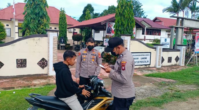 Tak Gunakan Masker Warga Diberi Teguran