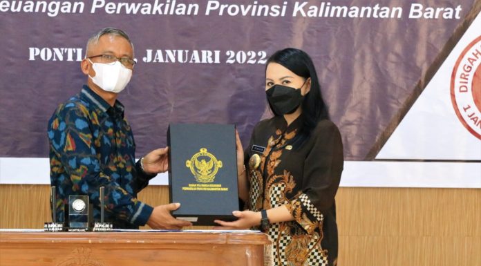 Bupati Landak Terima Laporan Pemeriksaan Oleh BPK RI Belanja Daerah 2021