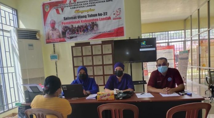 Pemkab Landak Buka Gerai Vaksin di Disdukcapil