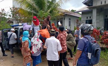 Tingkatkan Capaian Vaksinasi Polsek Ngabang Lakukan Jemput Bola