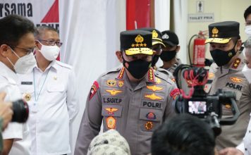 Pantau Vaksinasi di Kubu Raya, Kapolri Tekankan Disiplin Prokes Hingga Vaksinasi Booster