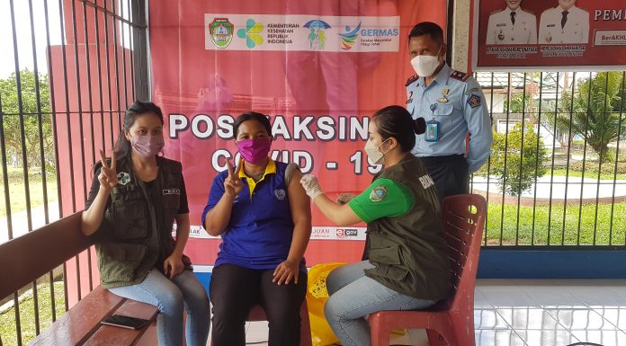 Warga Binaan Rutan Kelas II B Landak Terima Vaksinasi Dosis Pertama dan Kedua