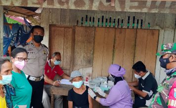 Tingkatkan Capaian, Puskesmas Karangan Gelar Vaksinasi Door to Door