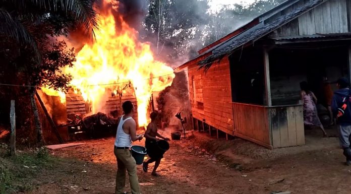 Satu Unit Rumah Warga di Dusun Ketapang Mukok Terbakar