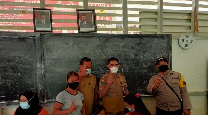 Vaksinasi Sasar Anak Usia 6-11 Tahun di SDN 10 Nyawan dan SDN 22 Senuang