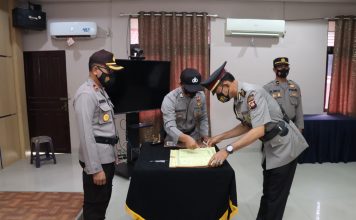 Pimpin Sertijab Kabag SDM dan Kapolsek Menjalin, Waka Polres Landak : Ciptakan Terobosan Inovatif