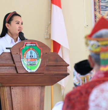 Bupati Karolin Minta Masyarakat Adat Harus Modern dan Maju