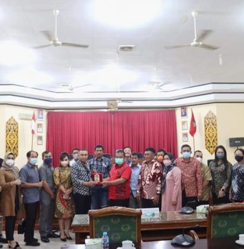 Peningkatan Kinerja Komisi, DPRD Kota Singkawang Kunjungi DPRD Landak