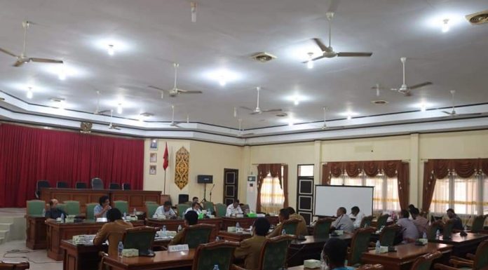 DPRD Landak Tindaklanjuti Aspirasi Masyarakat Desa Sepahat Terkait Bagi Hasil Kebun Dengan PT. LSP
