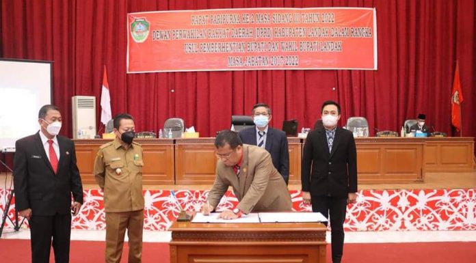 Usulan Pemberhentian Bupati dan Wakil Bupati Landak Masa Jabatan 2017-2022, DPRD Landak Gelar Sidang Paripurna