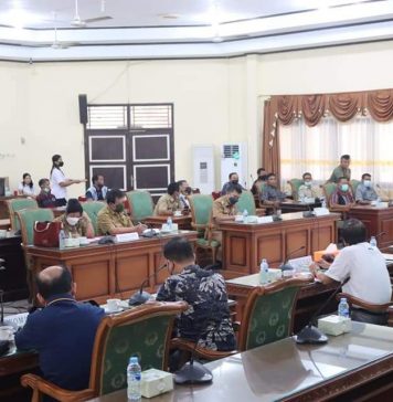 Tindaklanjuti Aspirasi Masyarakat Desa Amboyo Inti Komisi B DPRD Landak Gelar Rapat Dengar Pendapat
