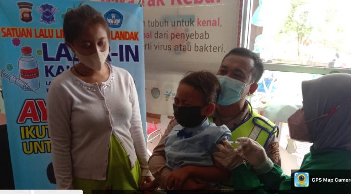 Kebut Vaksinasi COVID-19 Bagi Anak 6-11 Tahun di Mempawah Hulu