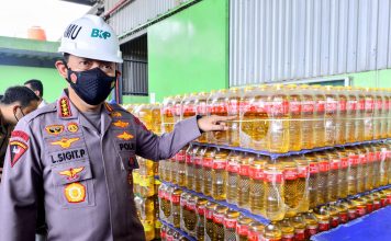 Kapolri Pastikan Awasi Alur Distribusi dan Harga Minyak Goreng di Pasar