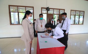 Bupati Landak Lantik BPD Re’es, Desa Miliki Keterwakilan Perempuan