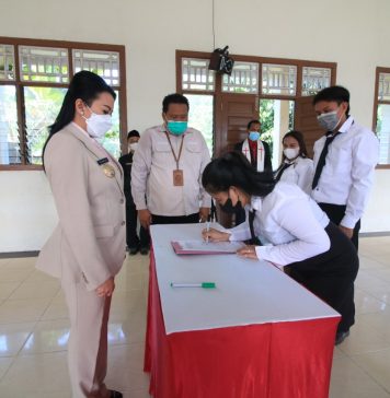 Bupati Landak Lantik BPD Re’es, Desa Miliki Keterwakilan Perempuan