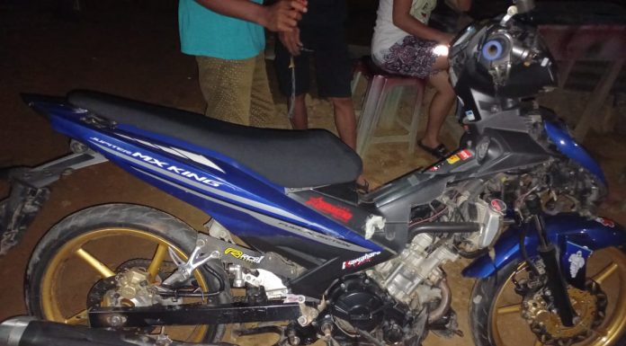 Salip Mobil, Pemotor Saling Tabrak di Pahuman