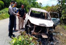 Diduga Konsleting Kabel, Minibus Terbakar di Sompak