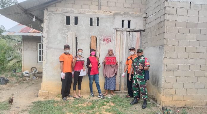 Agar Bantuan Tepat Sasaran Rumah Warga Penerima PKH di Desa Garu Diberi Label