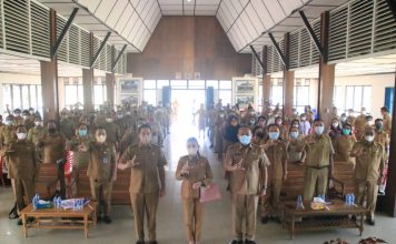 Beri Arahan Kepala Sekolah Dan Guru, Bupati Karolin Ingatkan 7 Hal Berikut