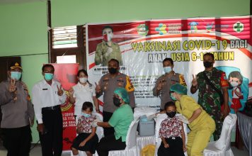 Kapolres Landak Ajak Orang Tua Murid Dukung Percepatan Vaksinasi